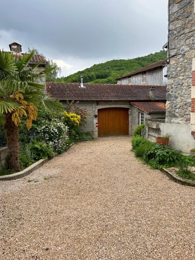 Maison Mitoyenne Dans Quartier Calme Villa Saleich Exterior foto